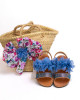 Σετ σανδάλια ψάθινη τσάντα με μπλε λουλούδια κ στρας.